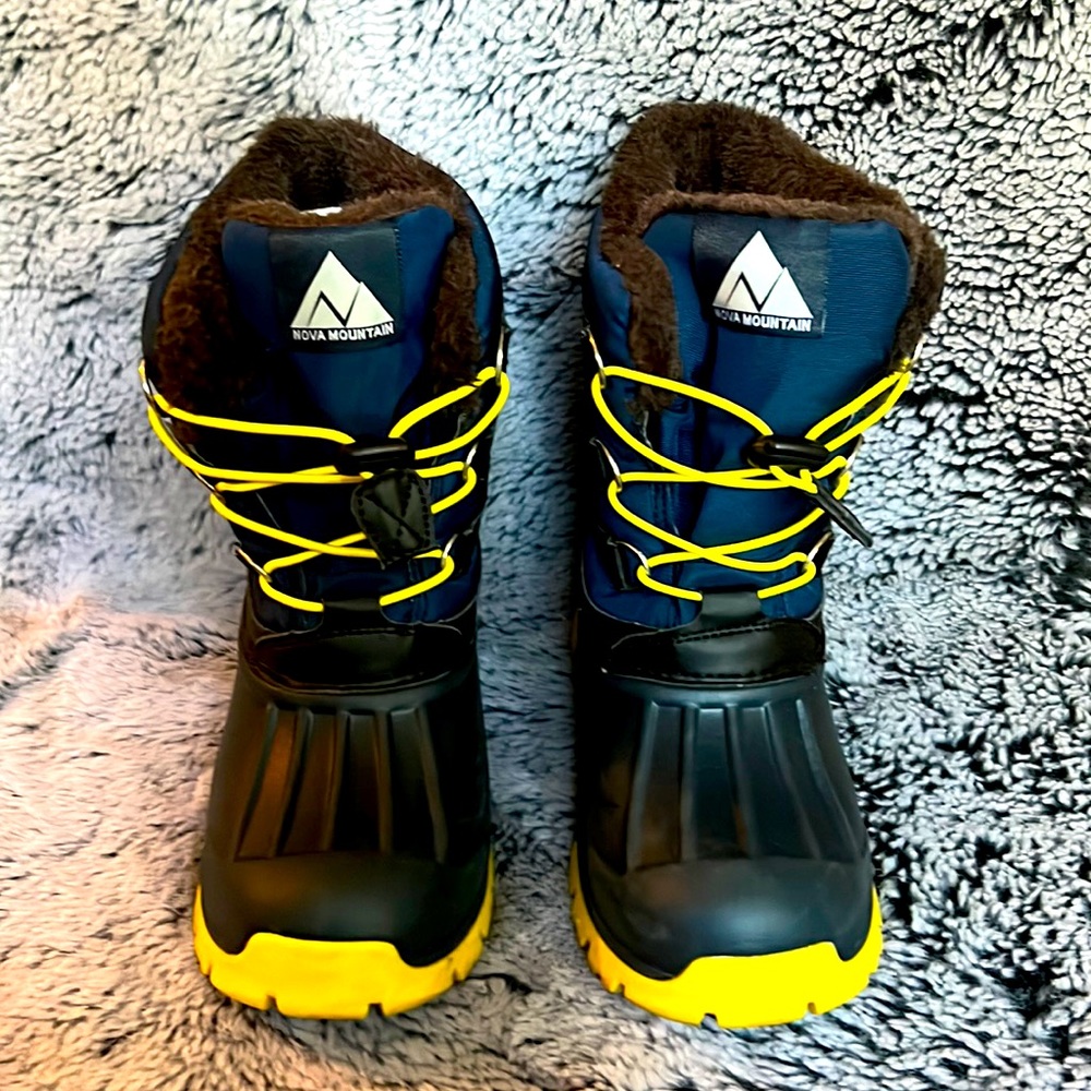 Navy Blue Nova Mountain Snow Boots
